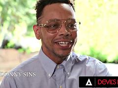 Grote lul, Pijpbeurt, Kokhalzen, Hardcore, Interraciaal, Realiteit, Trio, Vrouw