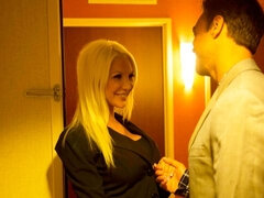 Rumpa, Avsugning, Doggystyle, Handjobb, Hotell, Onani, Milf, Stockings