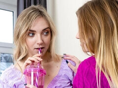 18 anni, Camera da letto, Culo grosso, Toccando, Leccata, Masturbazione, Magra, Tette