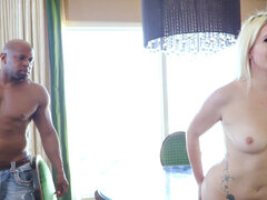 Anal, Lécher le cul, Gros cul, Noire, Blonde, Chatte, Tatouage