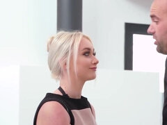Anal, Blondine, Pik sutte, Hæle, Lingerie, Hushjælper, Strømper, Bryster