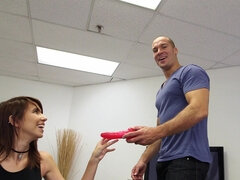 Grosser schwanz, Braunhaarige, Dildo, Aufs gesicht abspritzen, Fett, Hardcore, Natürlichen titten, Jungendliche (18+)