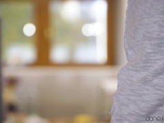 Blondine, Pik, Give finger, Slikning, Kort hår, Tatovering, G streng, Bryster