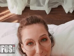 Anal, Cul, Grosse bite, Brunette brune, En levrette, Faciale, Seins naturels, Adolescente