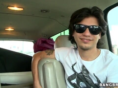 Blow job of Kiara Marie for a skinny dude and licking pussy in the car