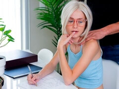 Duży tyłek, Duży kutas, Duże cycki, Blondynka, Obciąganie, Styl na pieska, Chudy, Nastolatki