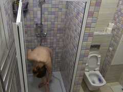 18 jaar, Badkamer, Natuurlijke tieten, Douche, Alleen, Tiener