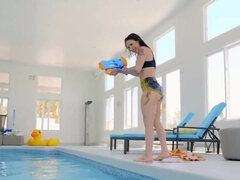 18, Obciąganie, Brunetka, Palcówka, Lizanie, Cipka, Squirting, Nastolatki