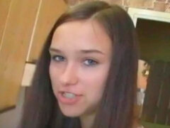 Amateur, Cul, Sucer une bite, Brunette brune, En levrette, Cuisine, Pov, Adolescente