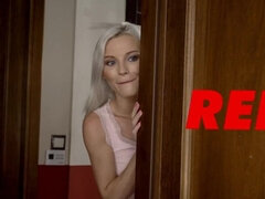 18 anni, Bambino, Bionda, Carina, Toccando, Orgasmo, Leccare il buco del culo, Ragazza