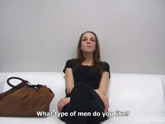 Ruskeahiuksinen, Tsekki