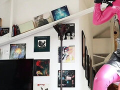 Amatööri, Nais alistaja, Fetissi, Korkokengät, Nöyryytys, Lateksi, Peenis, Orja