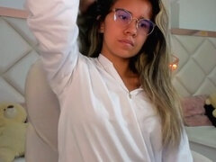 Braunhaarige, Latina, Masturbation, Zierlich, Tätowierung, Titten