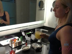 Ερασιτέχνης, Τουαλέτα, Ξανθιά, Η κοπέλα μου, Αυνανισμός, Πρώτου προσώπου, Ξυρισμένη, Βυζιά