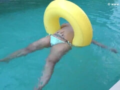 Culo, Culo grosso, Tette grandi, Bikini, Grassa, Mostro, Piscina   biliardo, Tette