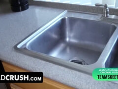 18 jaar, Pijpbeurt, Sperma shot, Daddy, Handbeurt, Hd, Likken, Schreeuwen