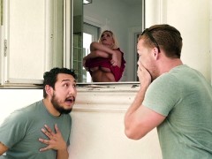 デカパイ, ブロンド, 巨乳な, 淫乱熟女, 母, シャワー, のぞき, 濡れ