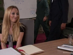 In den arsch, Sadomasochismus, Blasen, Fesselspiele, Viele männer bespritzen eine frau, Gruppensex, Bestrafung, Rau