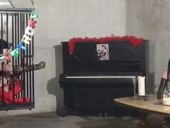 Bondage domination sadisme masochisme, Brunette brune, Léchez, Chatte, Jouets