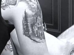 Bondage discipline sadomasochisme, Blond, Dominante vrouw, Vuisten, Moeder die ik wil neuken, Slaaf, Tatoeage, Trio