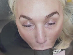 Amatör, Stor kuk, Blondin, Avsugning, Klädd kvinna naken man, Cougar, Milf, Pov