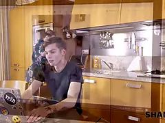 Blonde, Femme couguar, Papa, Cuisine, Mature, Orgasme, Jarretelles, Nénés