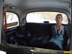 Amatőr, Gesztenyebarna, Gépkocsi, Pénisz, Európai, Nézőpont, Rövid haj, Begyek