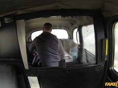 Anal, Sucer une bite, Voiture, En levrette, Doigter, De plein air, Pov, Chatte