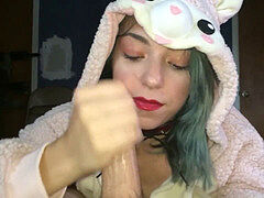 Alpaca deep-throats ample manstick