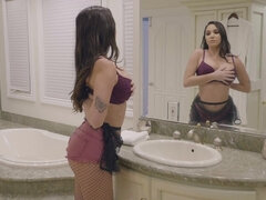 Tette grandi, Brunetta, Tettona, Capellona, Tette naturali, Pornostar, Ragazza, Tette