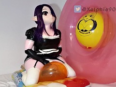 Rubber maid Xelphie rides a depraved balloon