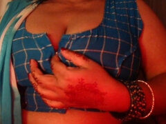 Hot Desi Girl Big Boobs Show and Nipple Pinch