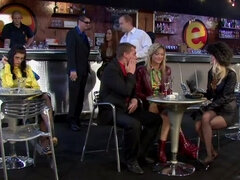 Blond, Pijpbeurt, Fetisj, Handbeurt, Hardcore, Leer, Naakt, Zuigen