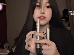Lulu sticky tongue cleaning aceasmr