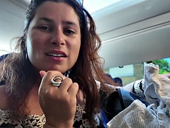 Bil, Handjobb, Onani, Utomhus, Offentlig, Förförd, Suger, Tuttar