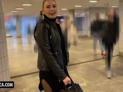 Blondynka, Ekshibicjonizm, Orgazm, Na wolnym powietrzu, Publiczny, Cipka, Nastolatki, Zabawki