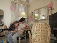 Hatalmas hátsó, Szőke, Krémes süti, Pénisz, Család, Házi készítésű, Természetes mellek, Mostoha