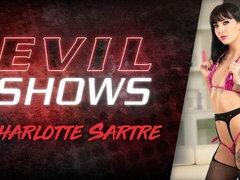 Brunette, Give finger, Gaping, Håndjob, Mager, Solo, Tatovering, Web kamera