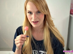 Chambre à dormir, Branlette thaïlandaise, Léchez, Chatte, Jupe, Tatouage, String, Voyeur