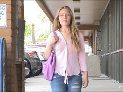 Anal, Penetracion con dedos, Masturbación, Orgasmo, Público, Solo, Juguetes