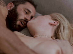 Grosser arsch, Blasen, Kehlenfick, Hundestellung, Kleid, Hd, Orgasmus, Titten