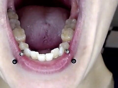 Amaterji, Velike joške, Rjavolaska, Fetiš, Milf, Tetovaže