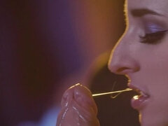 커플, 유럽인, 두여자와 한남자, 핸드잡, 피어싱, 계모, 쓰리섬, 기차