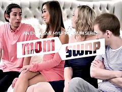 Velké kozy, Blondýna, Puma, Honění, Dospělé, Milf žcbp, Běhna, Kozičky