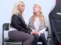 Boquete, Mãe gostosa, Escritório, Realidade, Adolescente, Sexo grupal a três