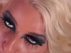 Hatalmas hátsó, Monumentális dákó, Tekintélyes didik, Szőke, Cumizás, Szájba élvezés, Arcra élvezés, Nézőpont