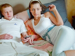 Grosser arsch, Grosser schwanz, Blasen, Braunhaarige, Hundestellung, Natürlichen titten, Jungendliche (18+), Titten