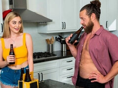 Culo grosso, Grande cazzo, Tette grandi, Bionda, Pompino, Da dietro, Cucina, Ragazza