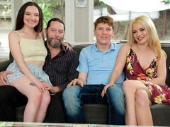 Blondine, Hundestellung, Gruppe, Lecken, Orgie, Muschi, Dürr, Jungendliche (18+)