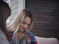 Kuusysi, Blondi, Ruskeahiuksinen, Rankka, Suudella, Lesbo, Ulkona, Tissit